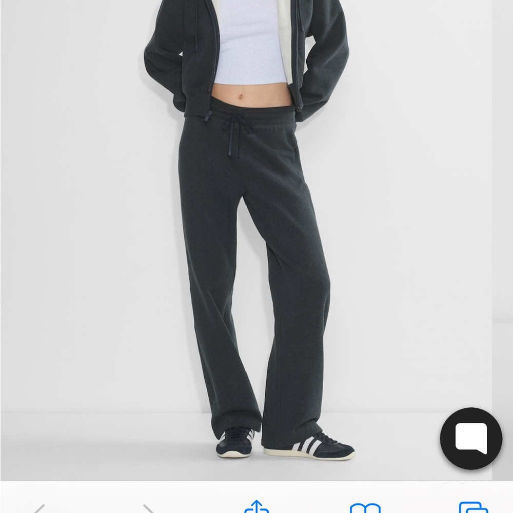 Aritzia Navy Sweatfleece Perfect Fit Pants